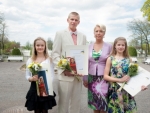 Evelin Ilves andis Kaur Kivistikule üle noore sportlase preemia Evelin Ilves andis Kaur Kivistikule üle noore sportlase preemia